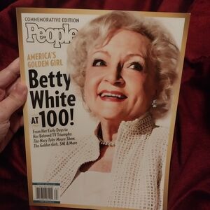 Commemorative Edition Magazine - Betty White at 100